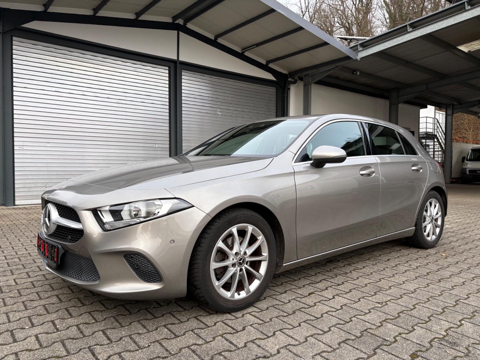 Mercedes-Benz A 160, Scheckheftgepflegt, Navi, SHZ uvm.