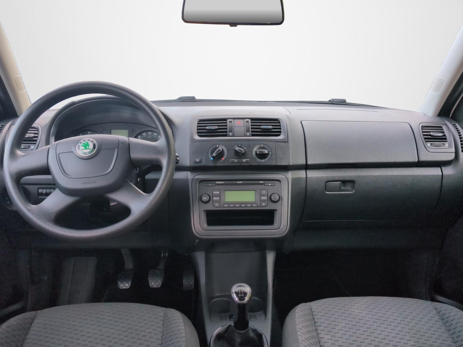 Skoda Fabia 2011 — photo 15