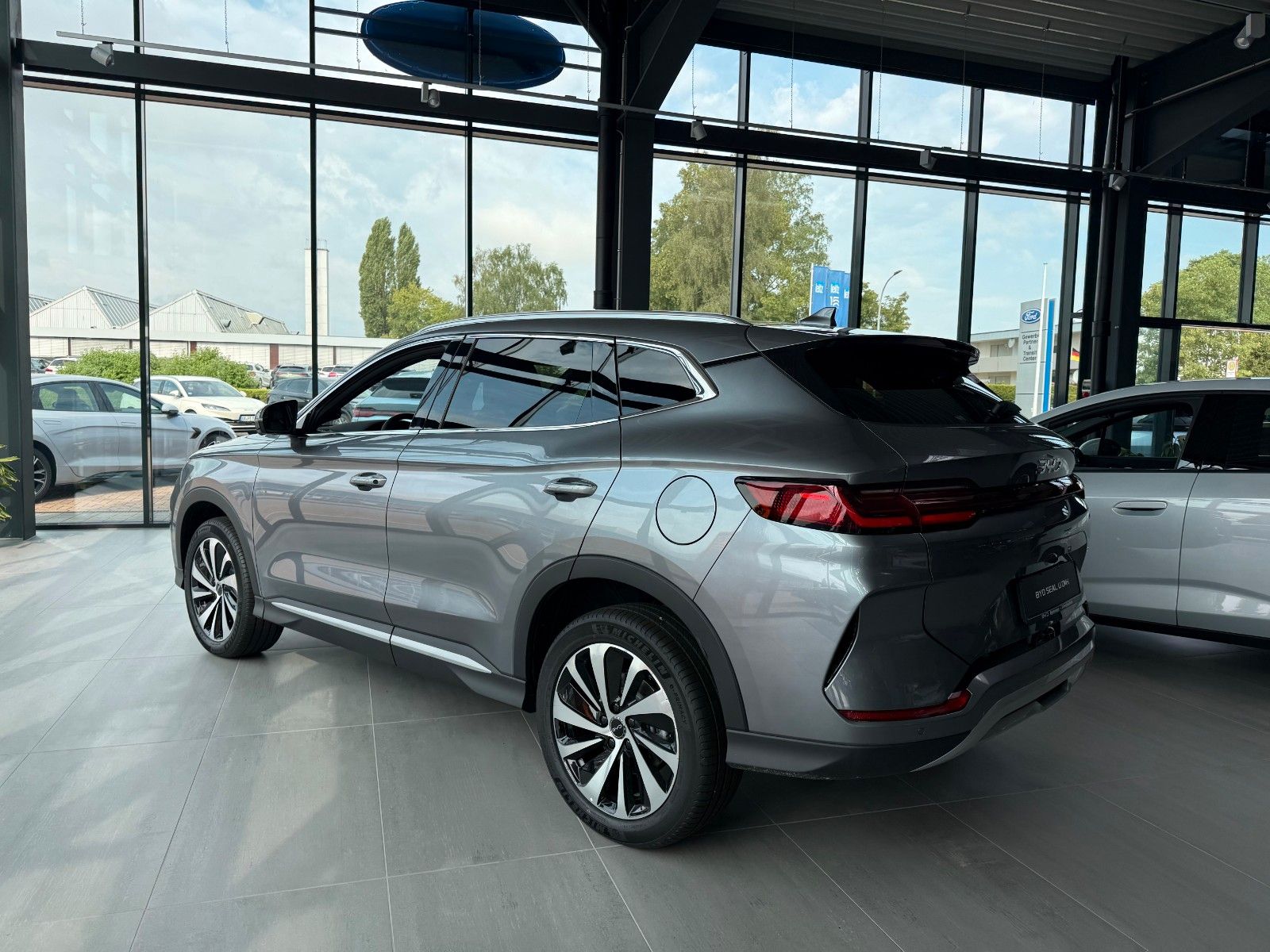 BYD SEAL U
