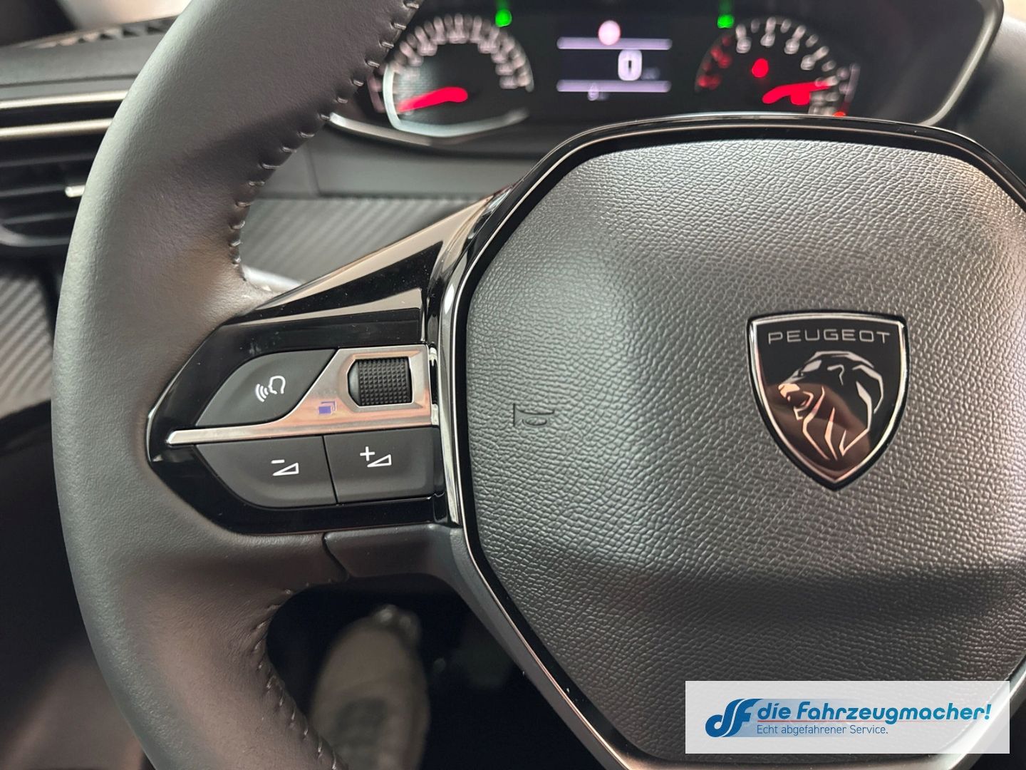 Fahrzeugabbildung Peugeot 208 Style LED Fahrerprofil DAB SHZ Keyless Start
