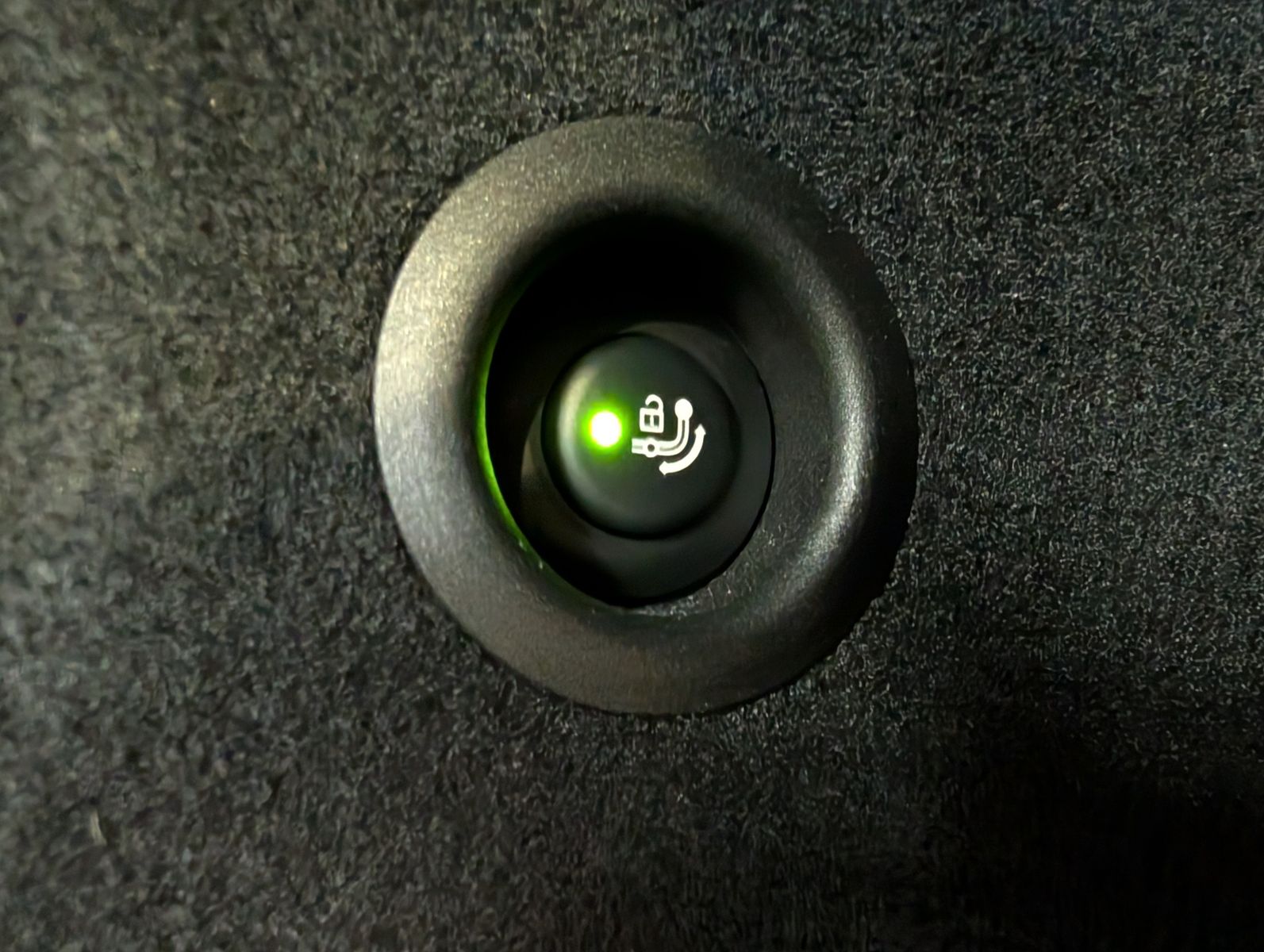 Fahrzeugabbildung BMW 218 Active Tourer d AHK Pano Cam Travel-Paket