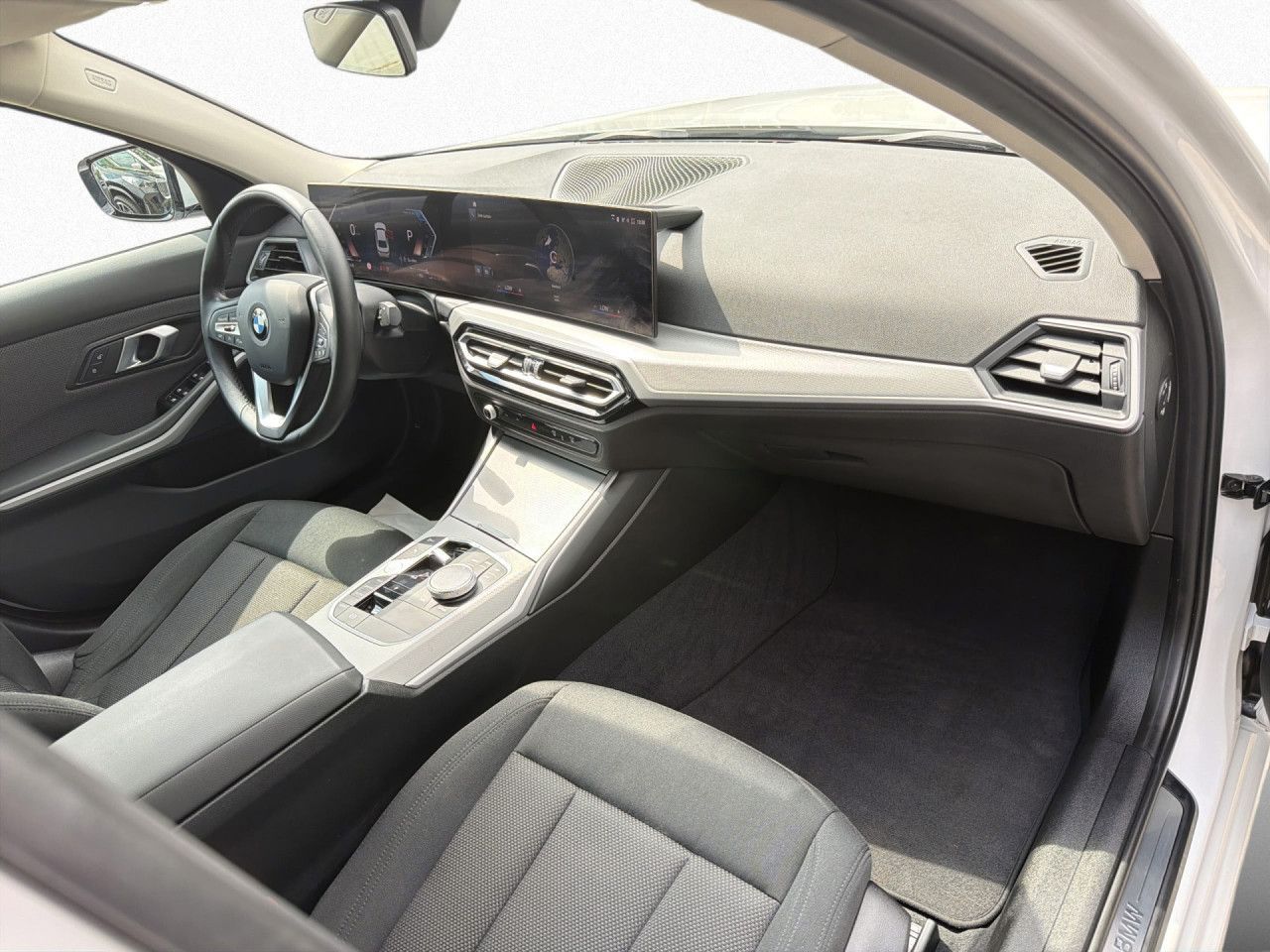 BMW 320d Lim xdrive Aut. DA,PDC,LiCo+,SHZ,LED,Tempo foto 11