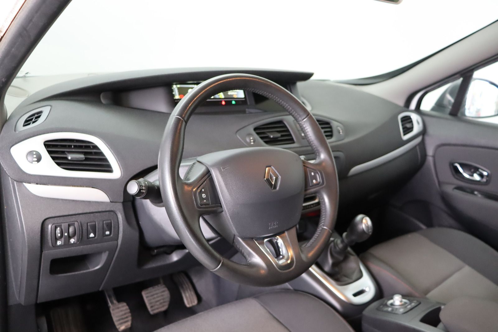 Fahrzeugabbildung Renault Grand Scénic * Navi * Sitzhzg. * Keyless