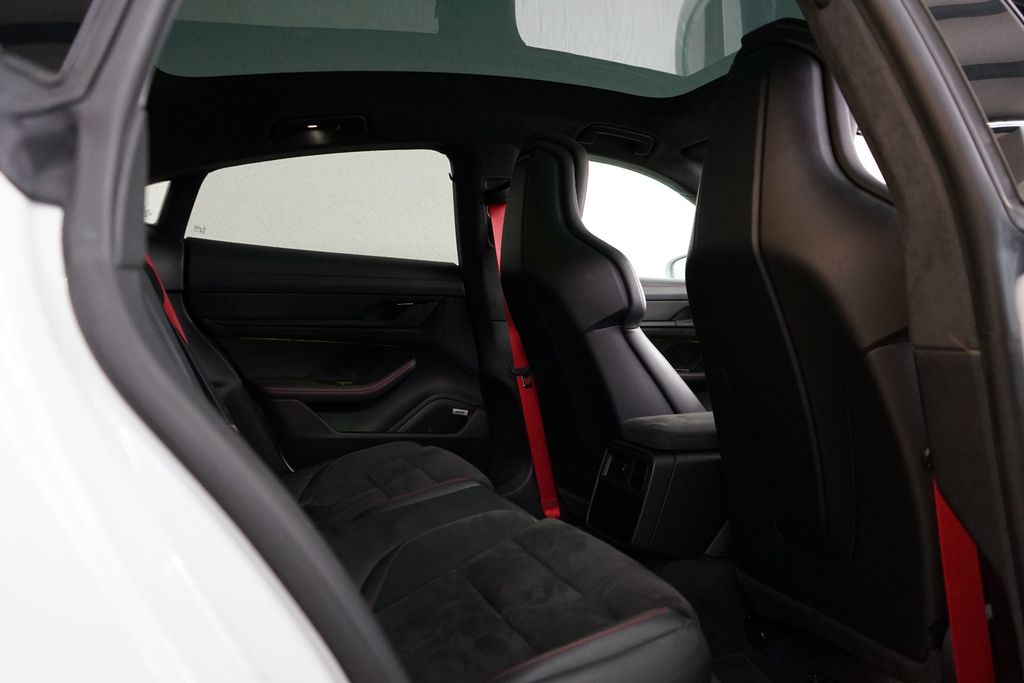 PORSCHE Taycan 2021