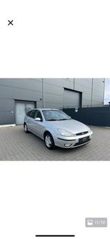 Ford Focus Limousine Ghia Automatik 1,6 Kl... - Ford Focus aus 2003: Ghia
