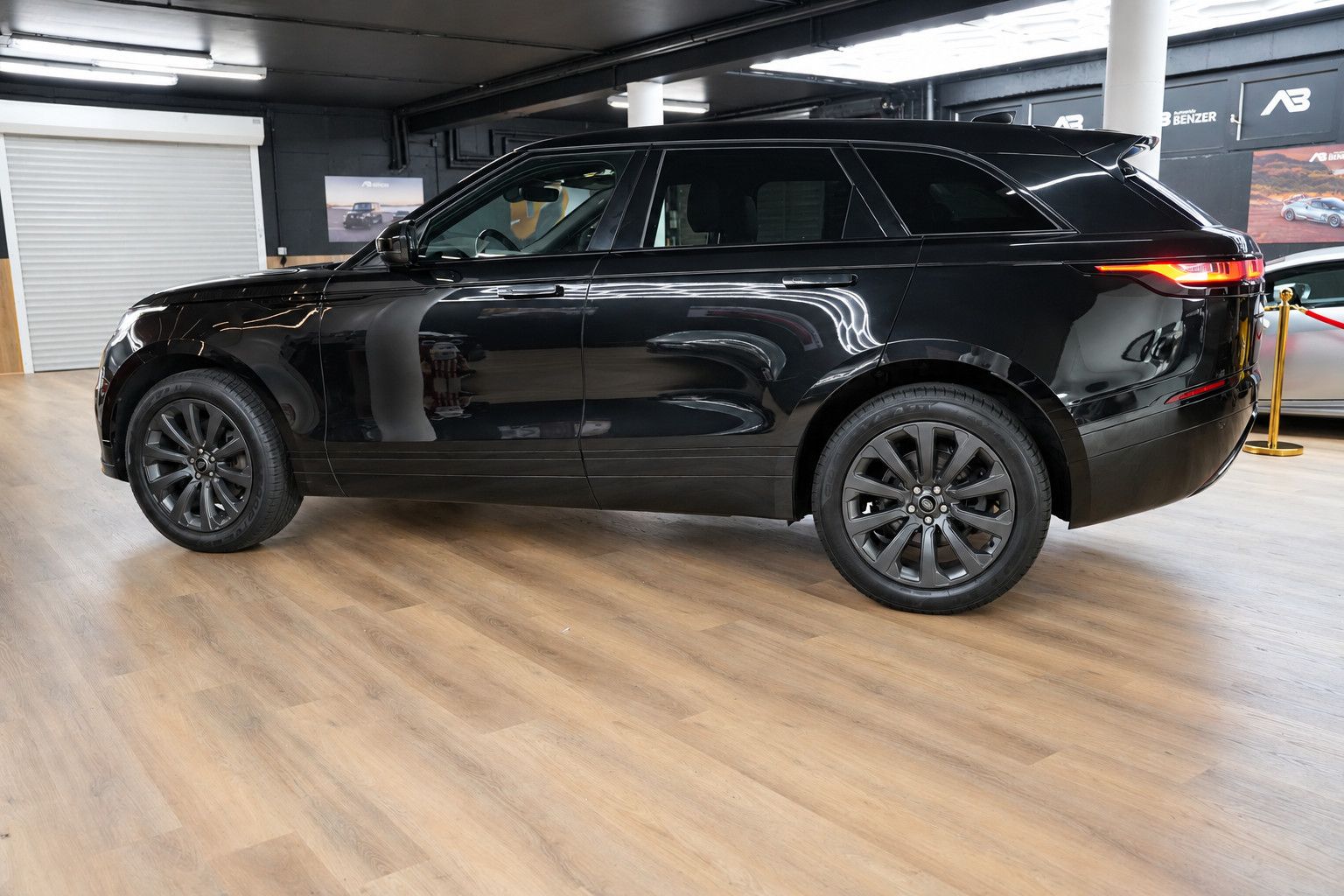 Fahrzeugabbildung Land Rover Range Rover Velar R-Dynamic SE *Meridian*Memory*