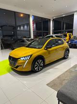 Peugeot 208GT Line  Panorama  Massagesitze - Peugeot 208: Gelb