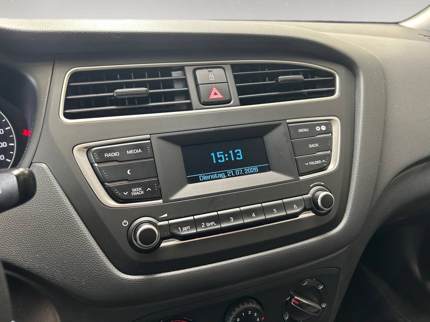 Fahrzeugabbildung Hyundai New i20 5-Türer Facelift | 1.2 Benzin M/T 75PS S