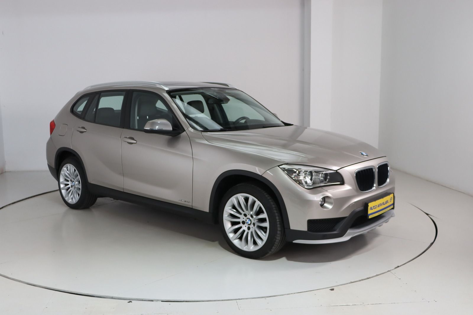 Fahrzeugabbildung BMW X1 18i * X-Line * Xenon * Sitzhzg.