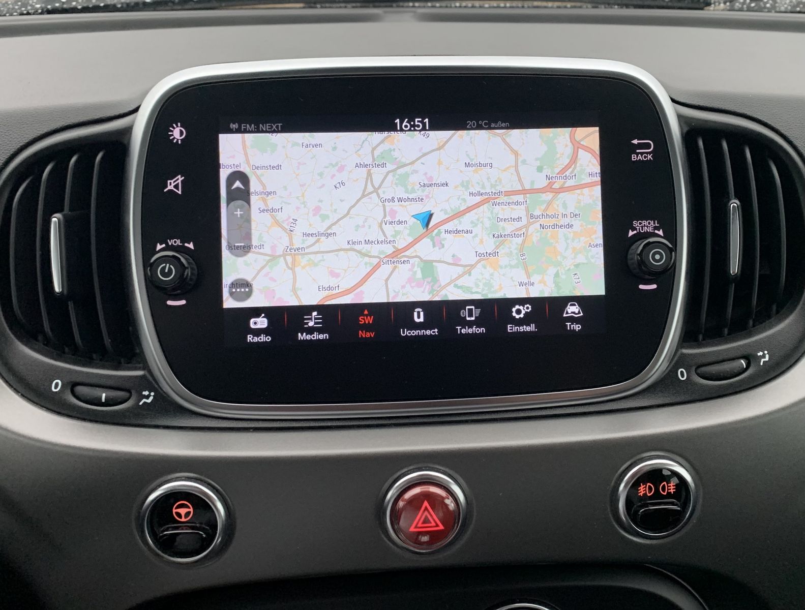 Fahrzeugabbildung Fiat 500 1.0 Sport*Carplay*Xenon*Temp*Klima*Navi*