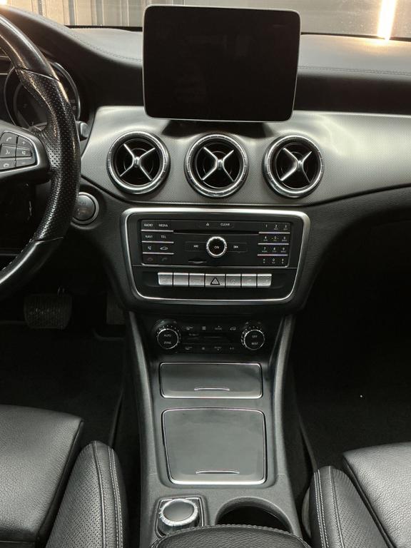 Mercedes-Benz CLA 220