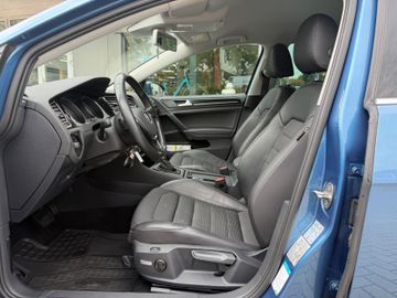 Volkswagen Golf - 11
