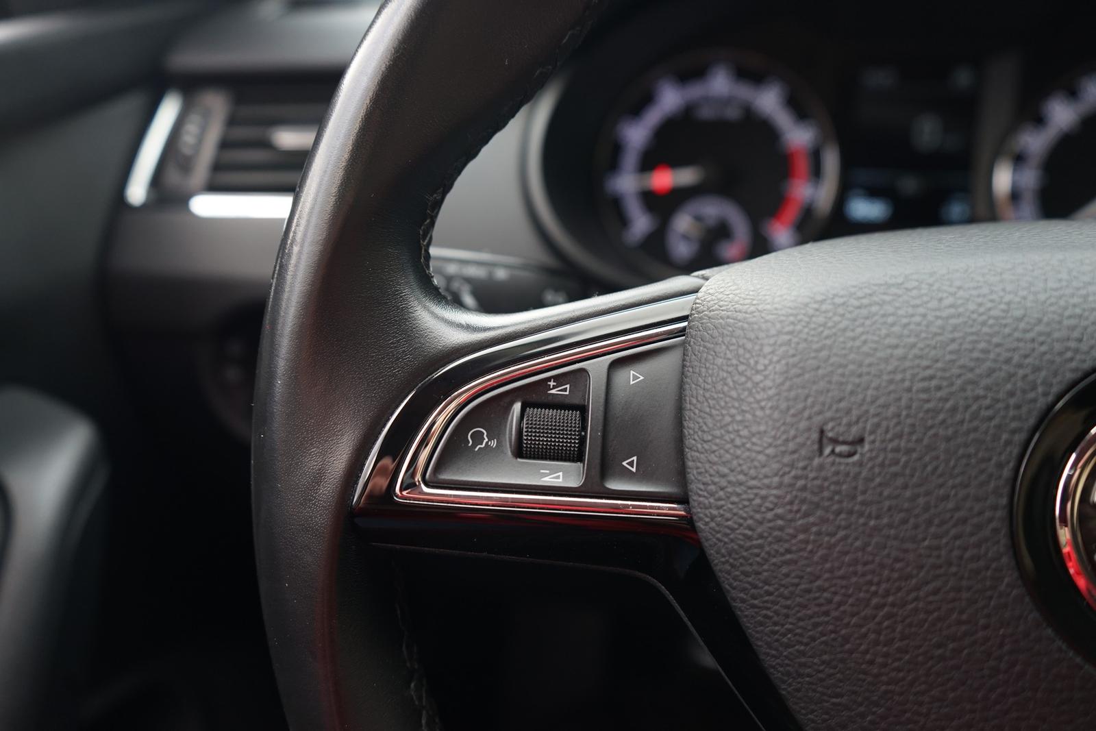 Skoda Octavia Combi 1.0 TSI Tour LED SmartLink Sitzhei, миниатюра 17