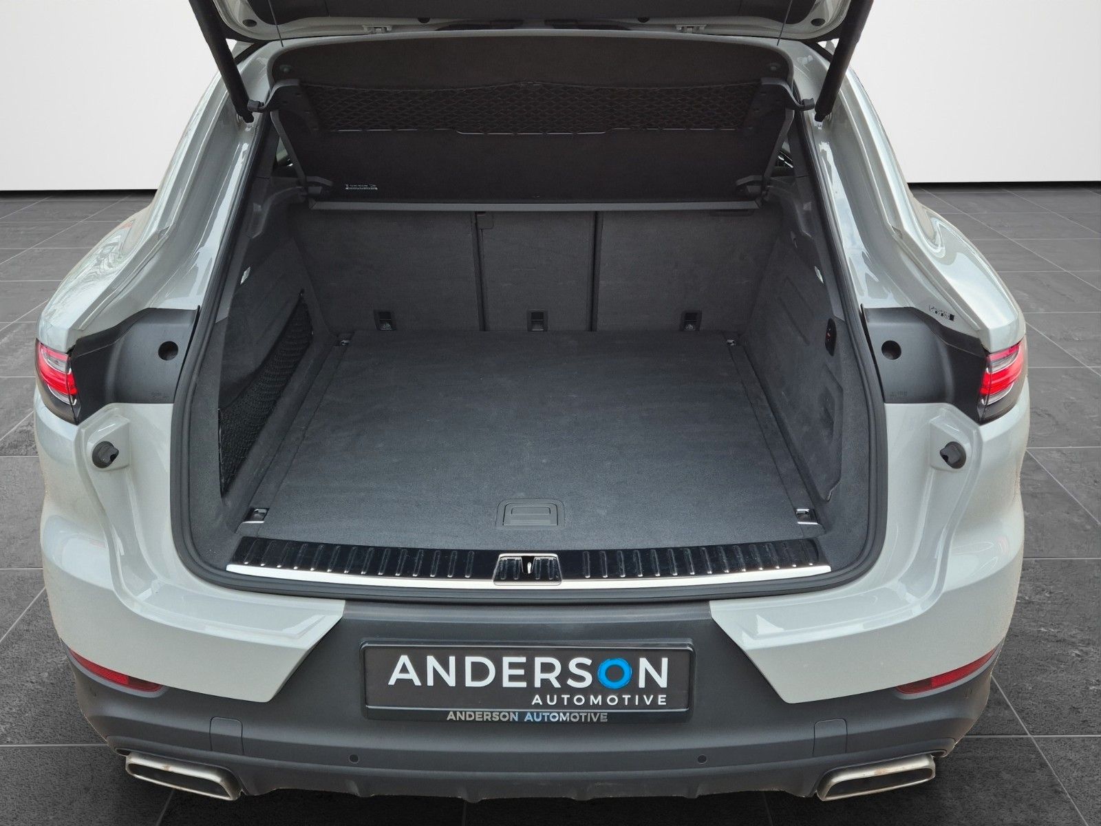 Fahrzeugabbildung Porsche CAYENNE COUPE PANO BOSE KAM 21" SPORTCHRONO