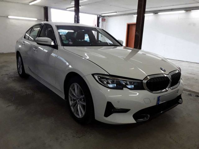 BMW 330 e Sport Line*Individual*Head-up*Stop&Go*LED