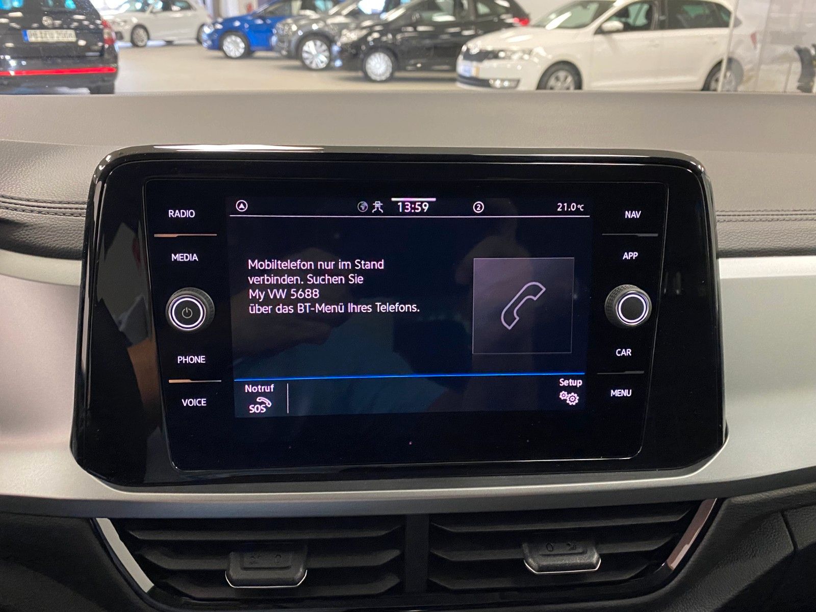 Fahrzeugabbildung Volkswagen T-Roc 1.5 TSI DSG LIFE+NAVIGATION+KAMERA+AHK abn