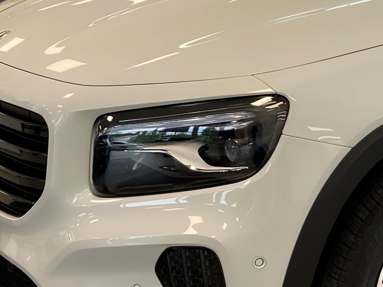 Fahrzeugabbildung Mercedes-Benz GLB 250 4M*7-Sitz*AHK*Distr*Totwi*360*Mbeam*Memo