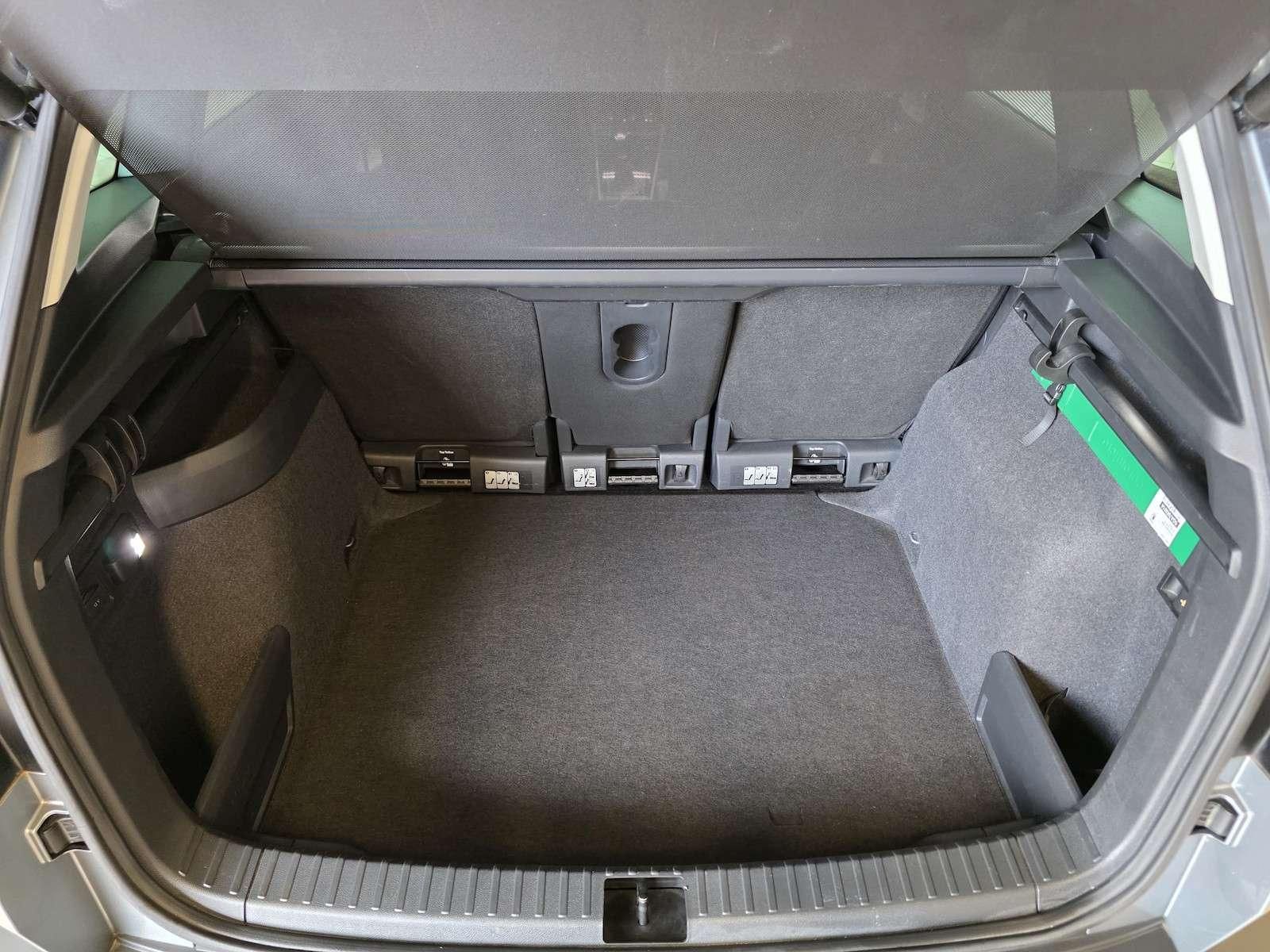 Fahrzeugabbildung SKODA Karoq 2.0 TDI/LED/Nav/Virtual/Memory/ACC/VZE/...