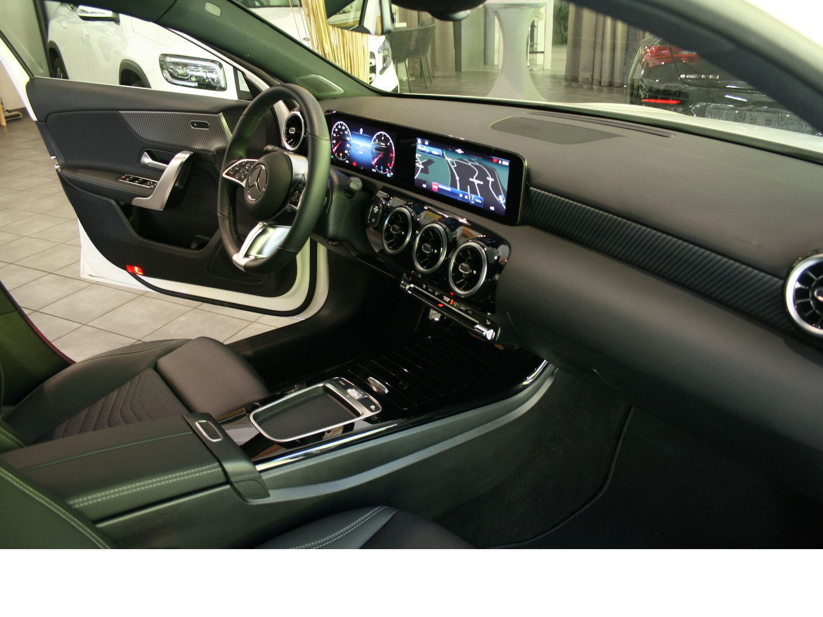 Fahrzeugabbildung Mercedes-Benz A 200 d Progr.Advanced*AHK*DISTRONIC*Winterpaket