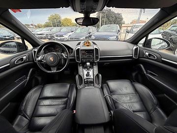 Porsche Cayenne - 11