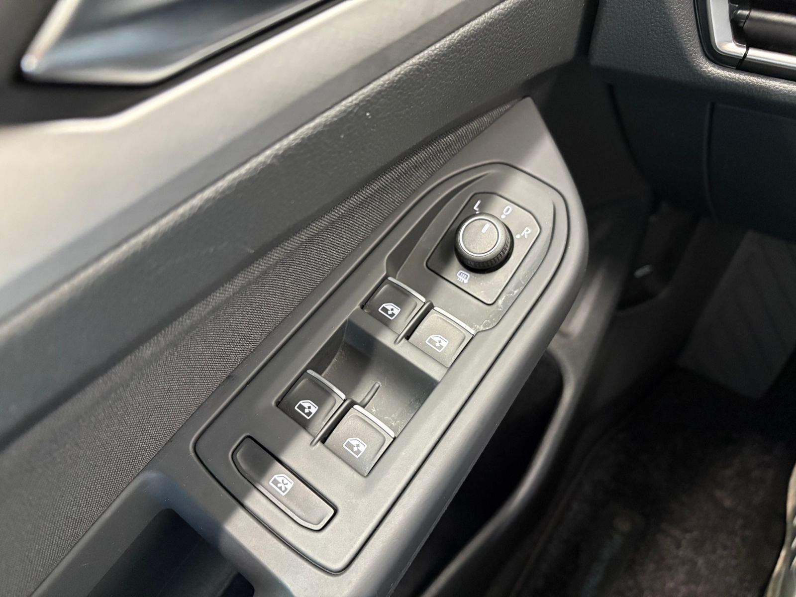 Golf VIII Life 1.0 eTSI DSG LED NAVI ACC PDC SHZ