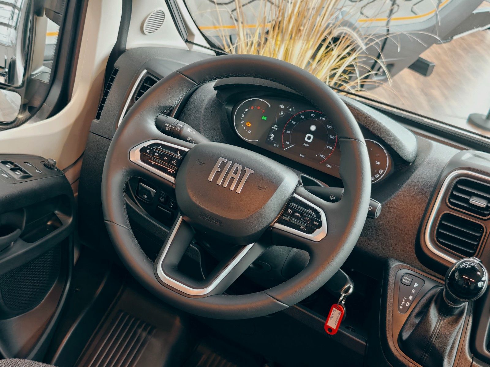 Fahrzeugabbildung HYMER / ERIBA / HYMERCAR HYMER REDWOOD 600 TRAIL 2026