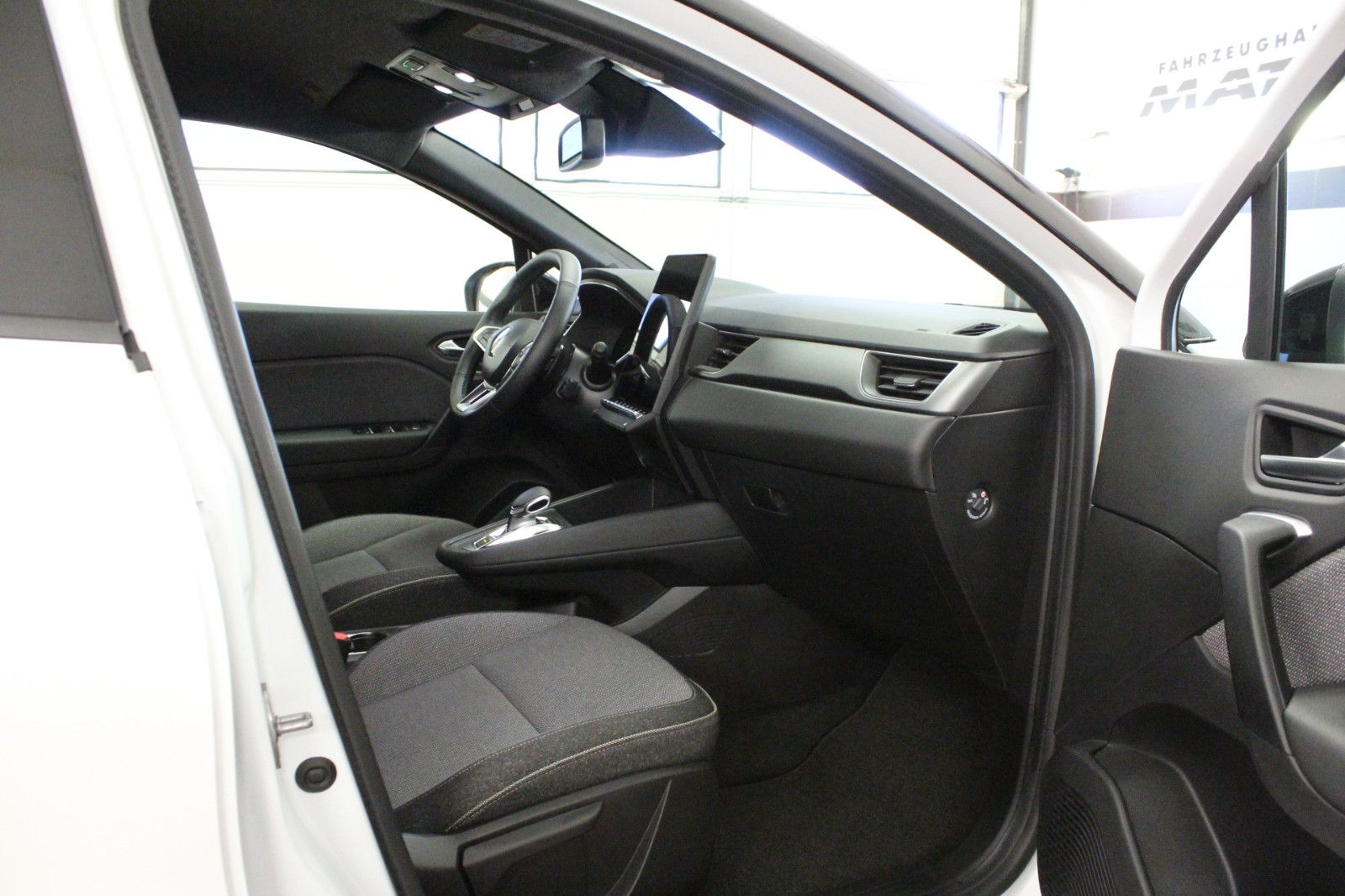 Fahrzeugabbildung Renault Captur Mild Hybrid 160 EDC Techno *Ganzjahresrei