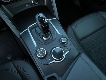 Alfa-Romeo Stelvio - 8