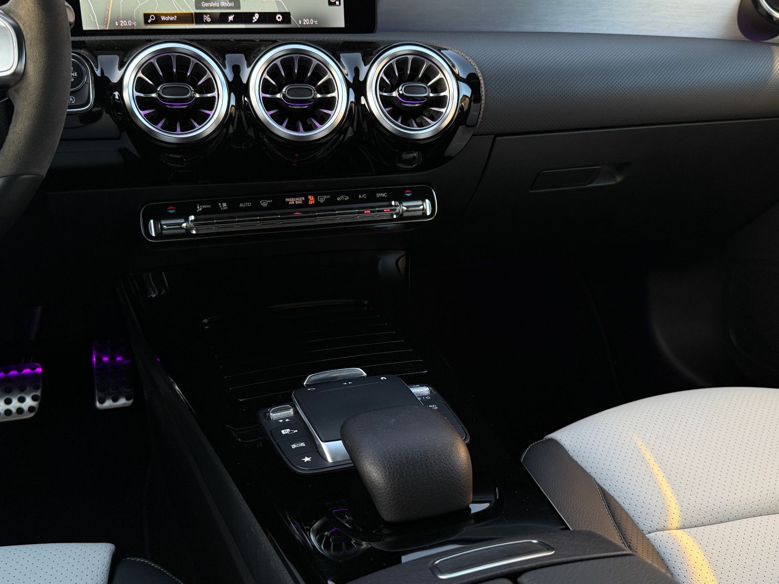 Fahrzeugabbildung Mercedes-Benz CLA 250 SB AMG-Line ACC Leder LED Memory Kamera