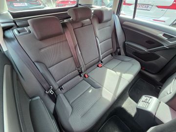 Volkswagen Golf - 10