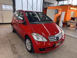 Mercedes-Benz A180 Sitzheizung Klima Multifunktionslenkrad - Mercedes-Benz A-Klasse: Rot