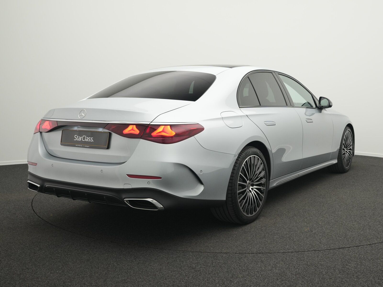 Mercedes-Benz E 220 d imagem 3
