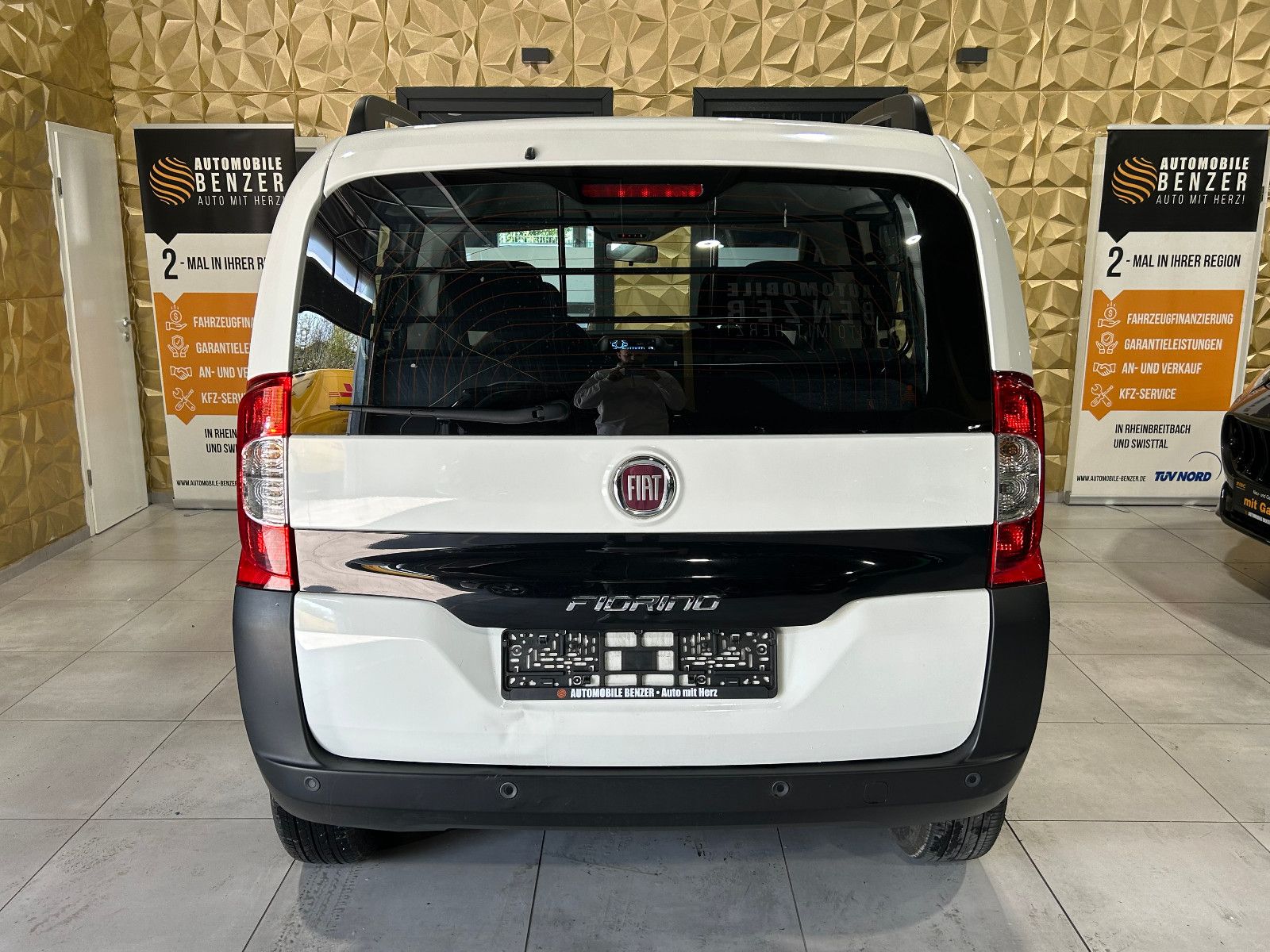 Fahrzeugabbildung Fiat Fiorino SX Kombi/RADIO/4-SITZ/SHZ/SCHIEBETÜR L+R