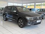 Volkswagen Tiguan Allspace Highline 4Motion+Pano+AHK+1.Hand - gebrauchte VW Tiguan Allspace aus dem Jahr 2017