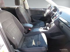 VW Tiguan Allspace 2.0 TDI Highl 4M R-Line Pano AHK VW Tiguan Allspace 2.0 TDI Highl 4M R-Line Pano AHK