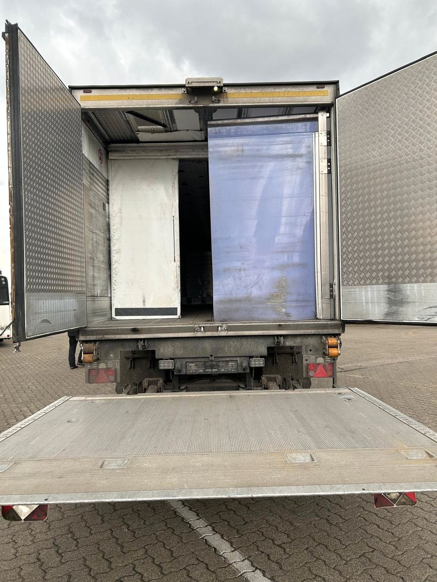 Fahrzeugabbildung Mercedes-Benz 2 Stk. Antos 1840+Rohr Kühlauflieger