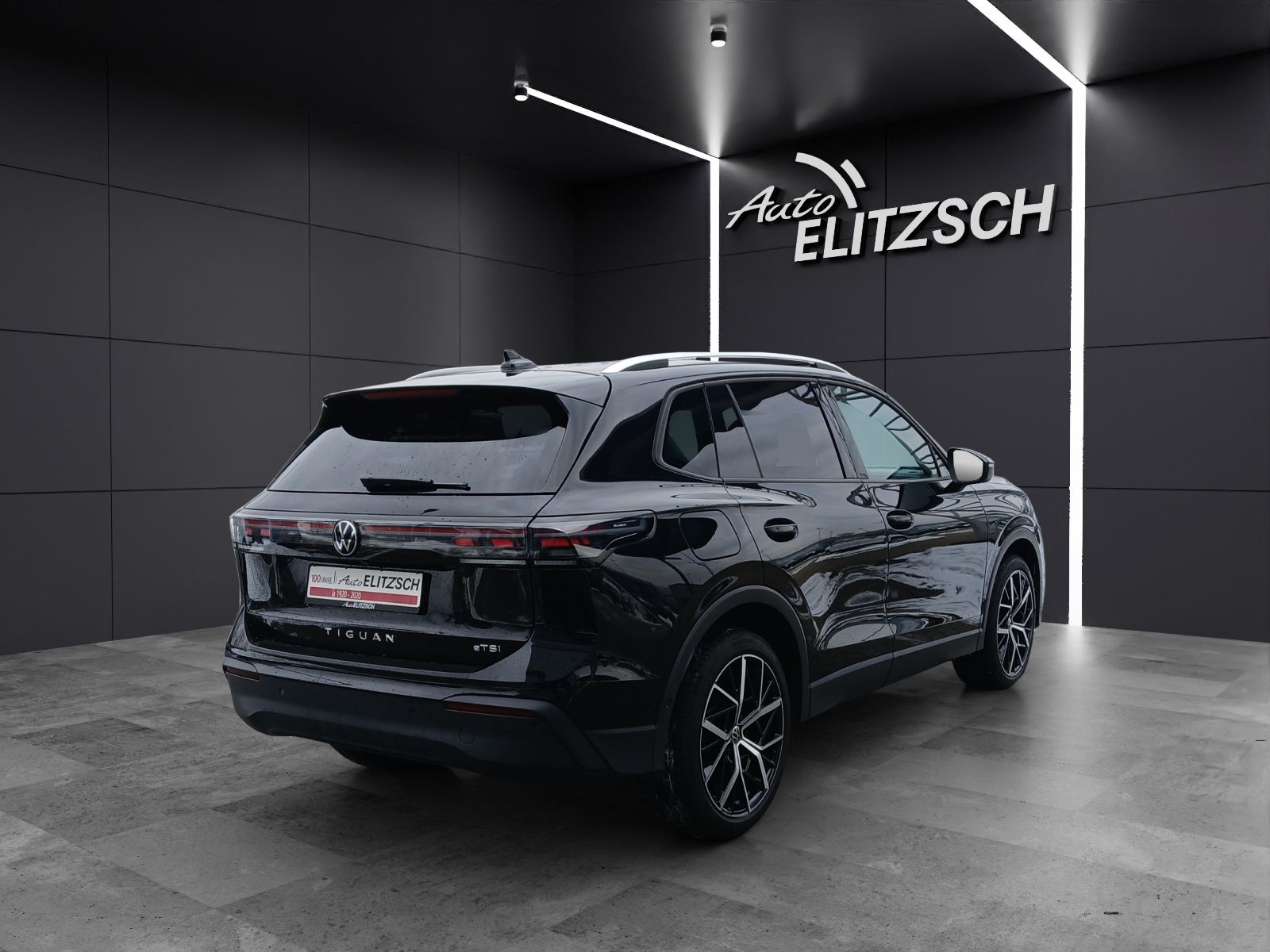 Fahrzeugabbildung Volkswagen Tiguan eTSI Life DSG LED AHK Navi AID ACC RFK SH