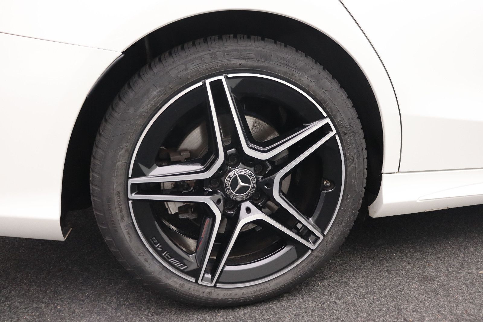 Fahrzeugabbildung Mercedes-Benz C 220d T-Modell 4Matic AMG-Line Night-Paket