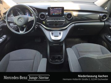 Mercedes V 220 - 12