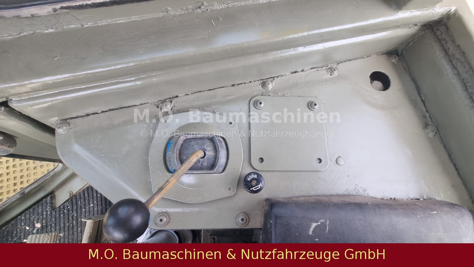 Fahrzeugabbildung CAT D6H Planierraupe / 4. Wegeschild