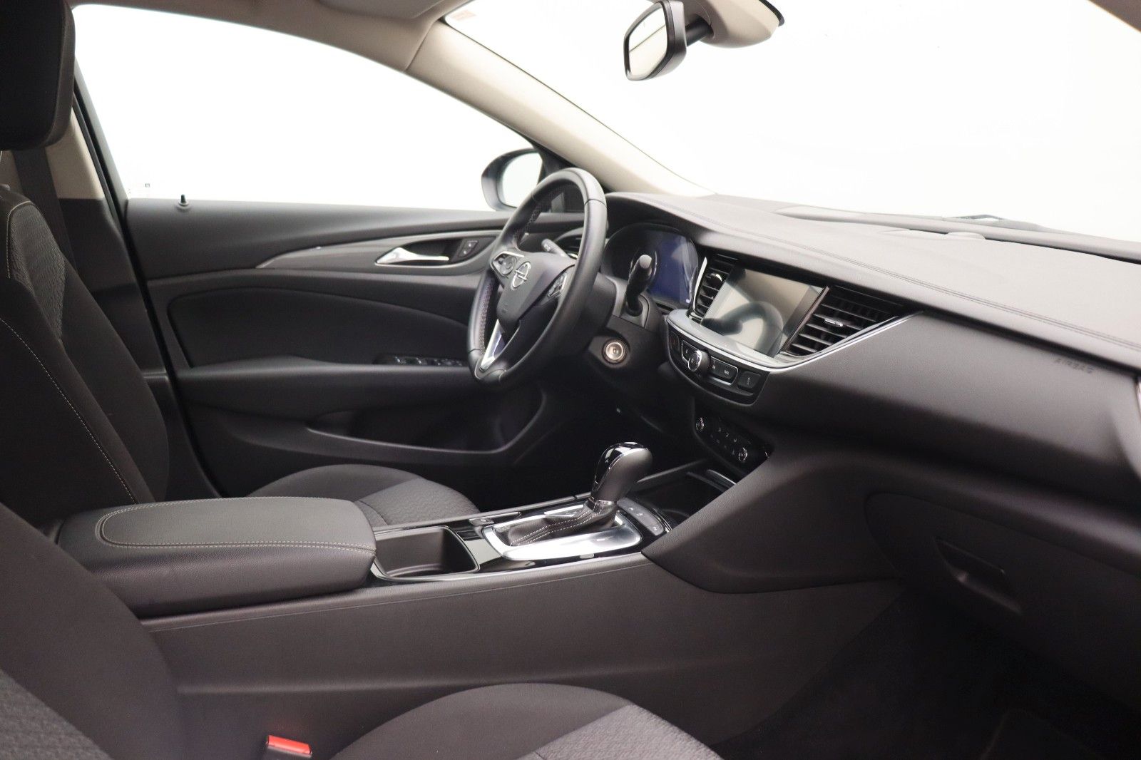 Fahrzeugabbildung Opel Insignia B 1.6 Sports Tourer Edition NAVI KAMERA