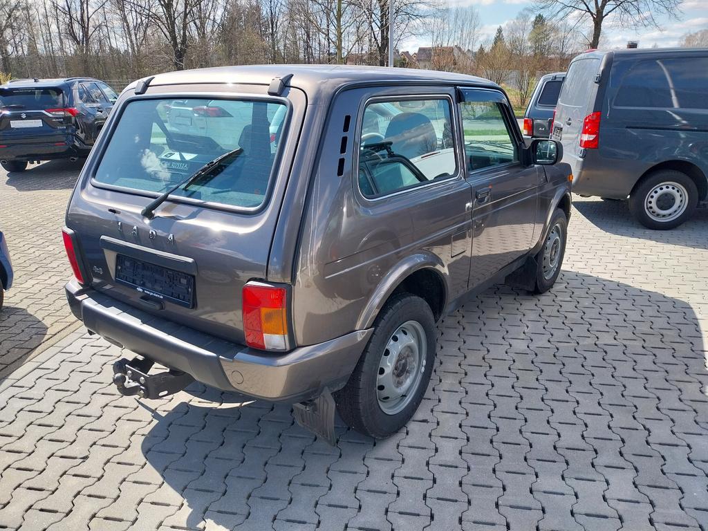 Lada Urban