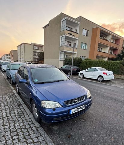 Opel Astra 1.6 Automatik -