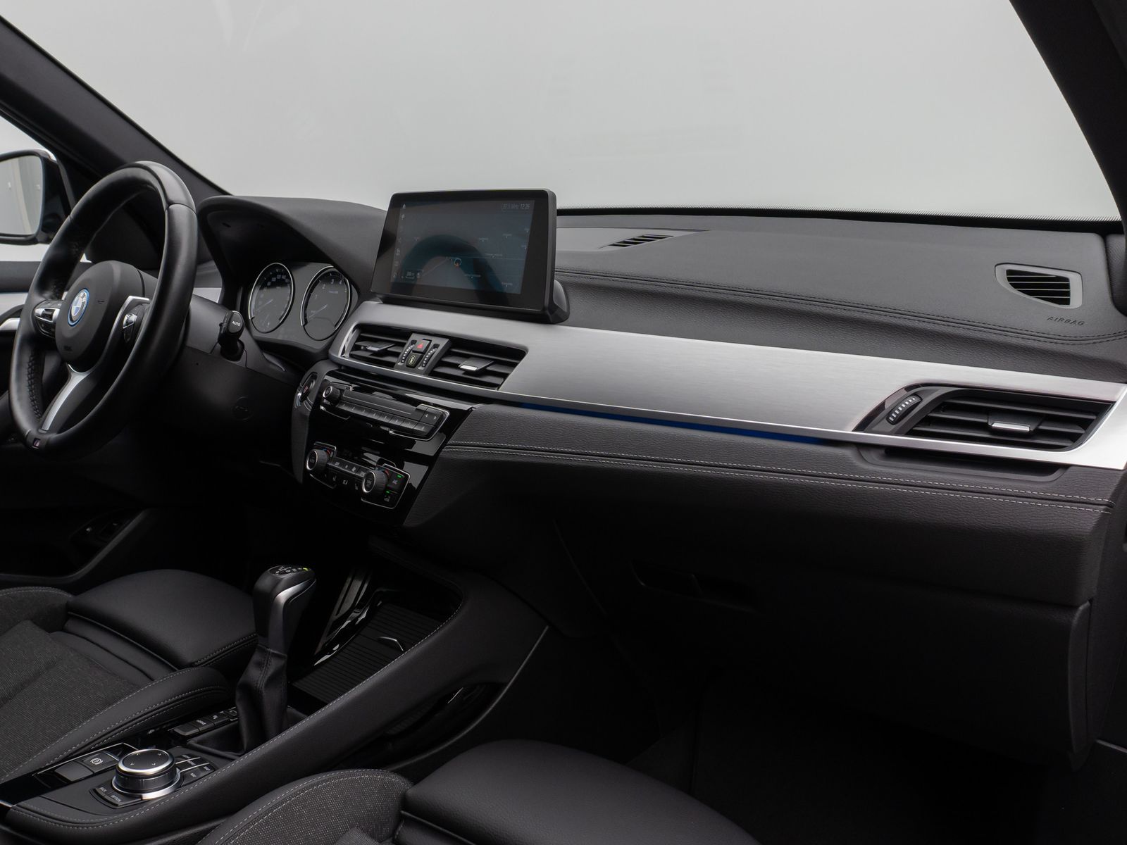 Fahrzeugabbildung BMW X1 xD25e M Sport Kamera HUD Stop&Go AHK Komfort