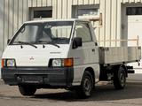 Mitsubishi L300 Oldtimer 1. Hand  2,0 BENZIN.  TÜV NEU - Mitsubishi L300: Allradantrieb