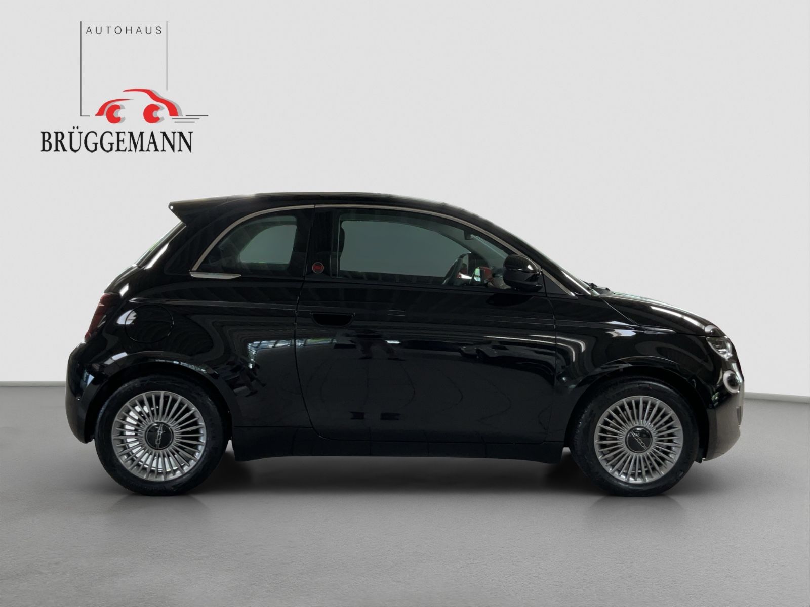 Fahrzeugabbildung Fiat 500e + Komfort Paket, Style Paket