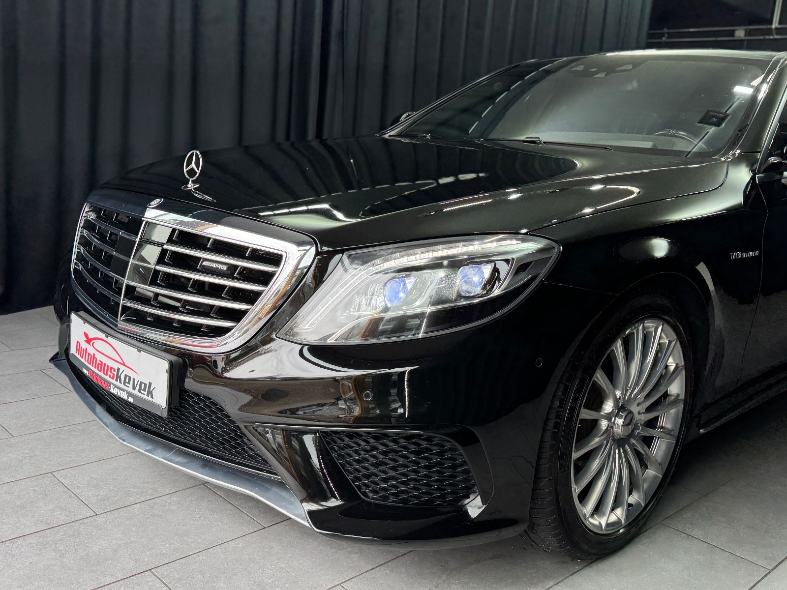 Fahrzeugabbildung Mercedes-Benz S 63 AMG 4Matic L|AMG DRIVERS|LANG|TV|VOLL