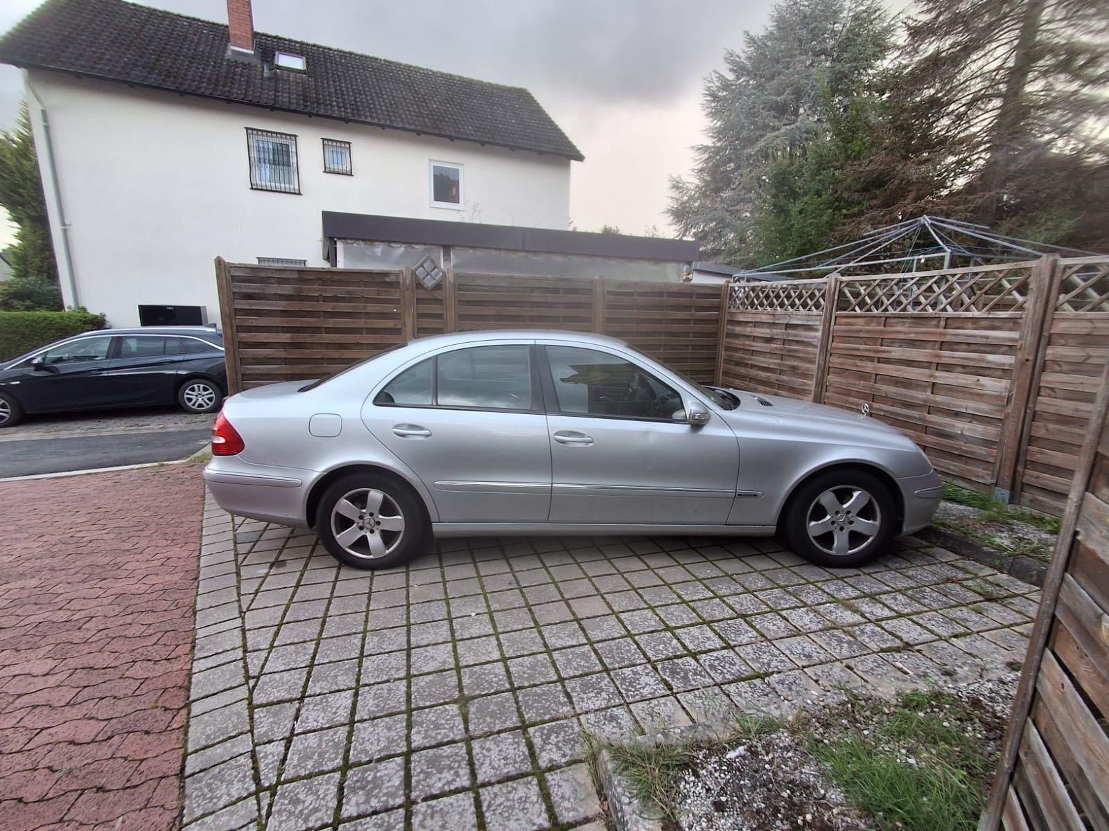 Mercedes-Benz E 220