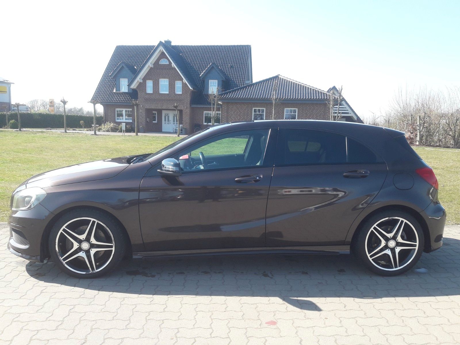 MERCEDES-BENZ A 220 CDI BlueEfficiency +AMG+Kamera+Panodach+++