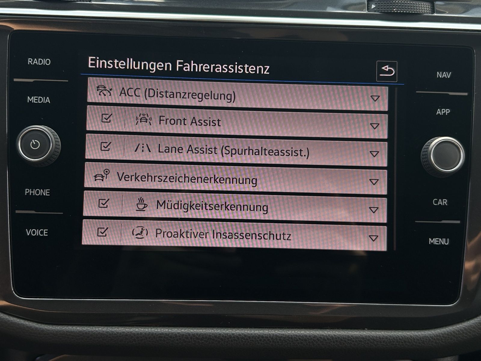 Fahrzeugabbildung Volkswagen Tiguan Allspace TSI Highline DSG LED Navi ACC AI
